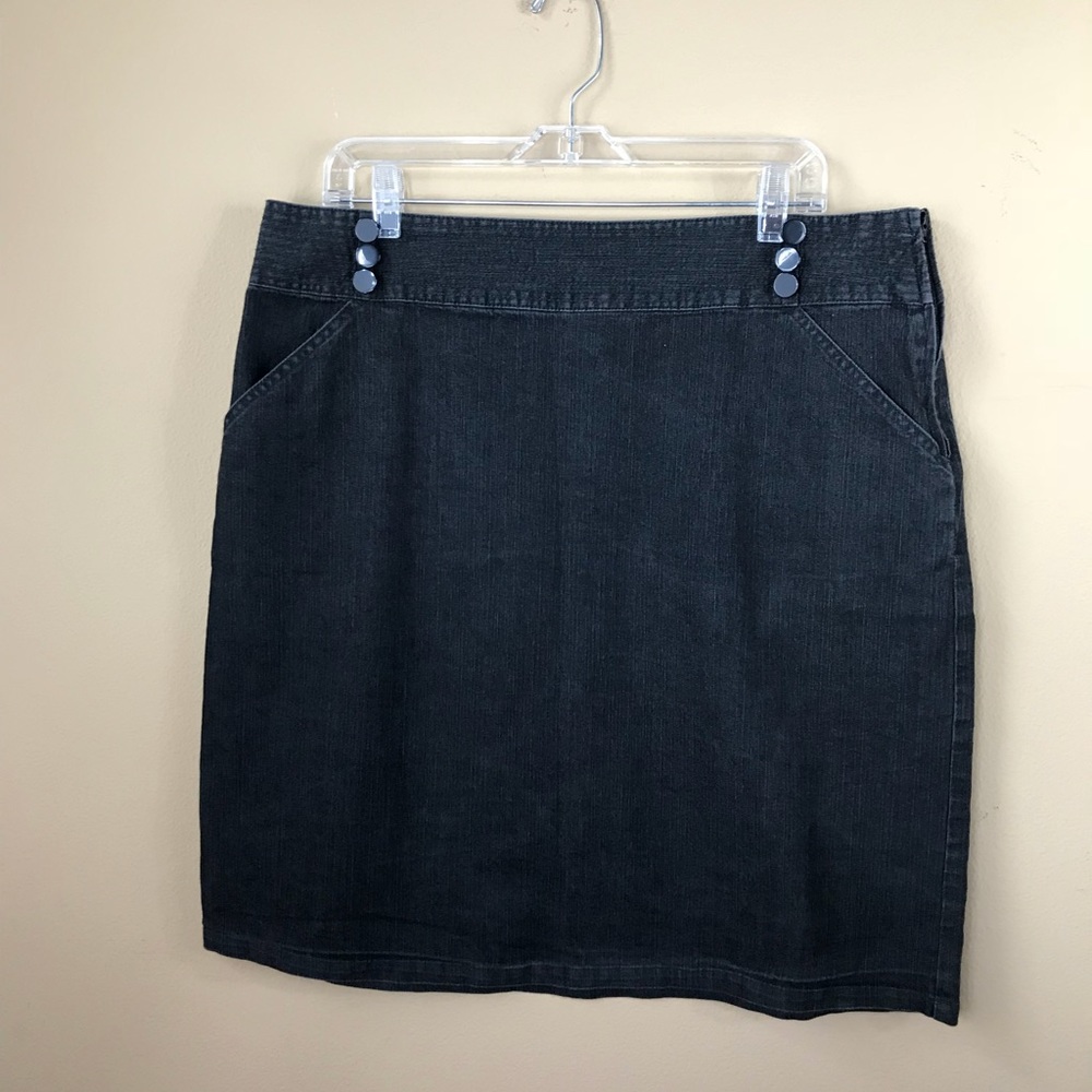 BLACK DENIM SKIRT - Picture 2 of 4